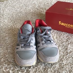 Saucony